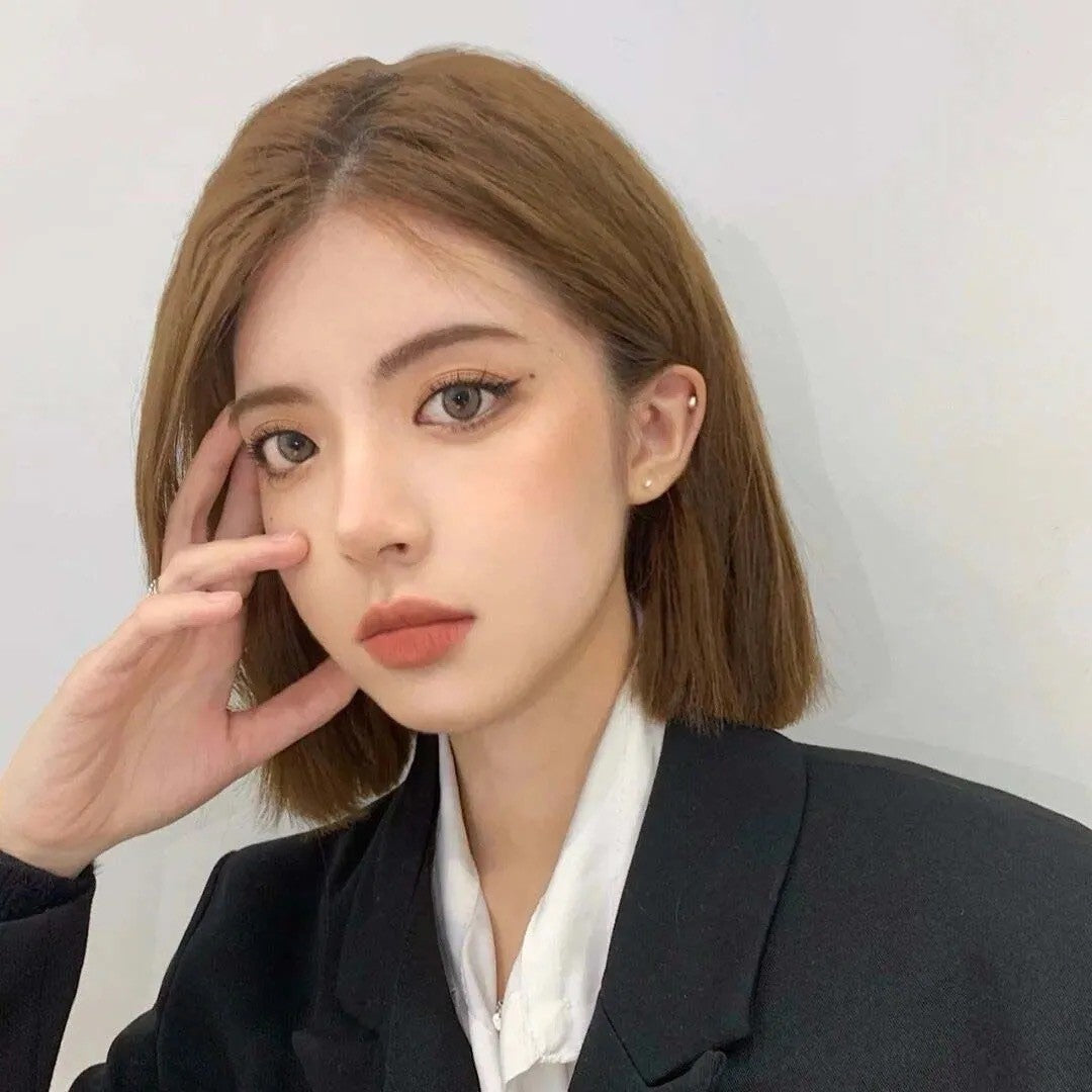 Short Bob Wig Straight Hair Bobo Cut - -Looking Short Bob Wigs with Net & Button Closure, Mid-Parted Straight Style for Daily Wear, Parties, Christmas, Halloween, Valentine's Day - Instant Volume & Full Hairstyle (No