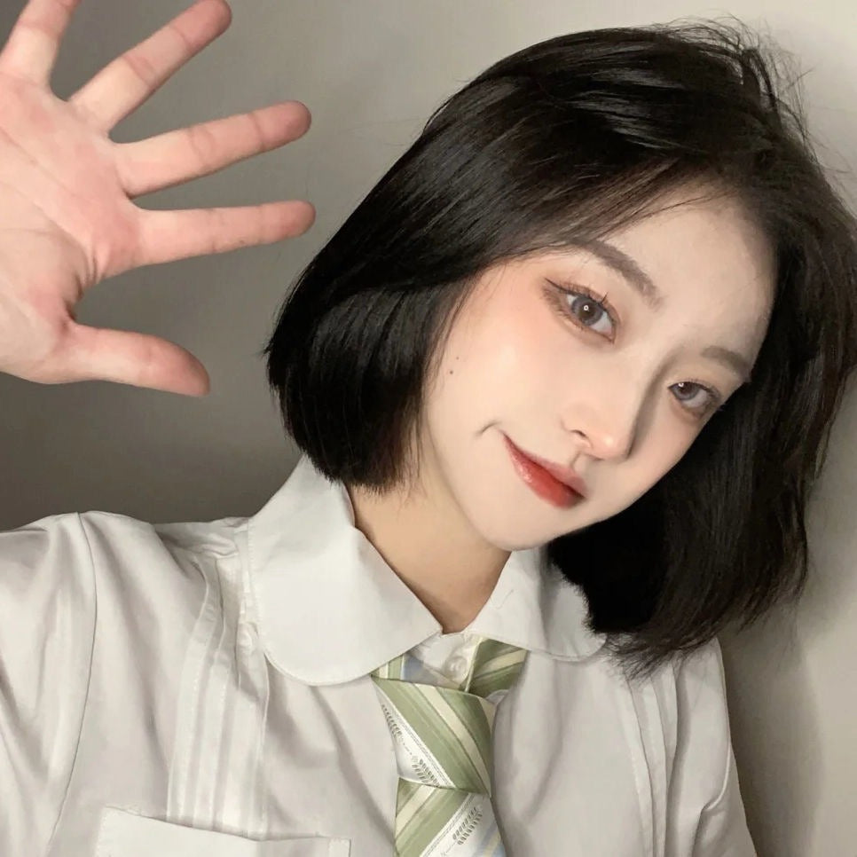 Short Bob Wig Straight Hair Bobo Cut - -Looking Short Bob Wigs with Net & Button Closure, Mid-Parted Straight Style for Daily Wear, Parties, Christmas, Halloween, Valentine's Day - Instant Volume & Full Hairstyle (No